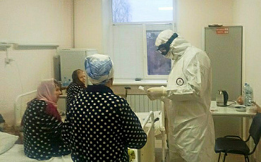 Епископ Выксунский Варнава посетил ковидный гостпиталь  в Выксе