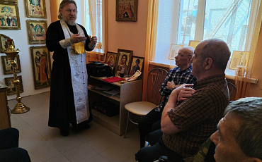  Чкаловском доме-интернате для престарелых и инвалидов с нетерпением ждали батюшку.